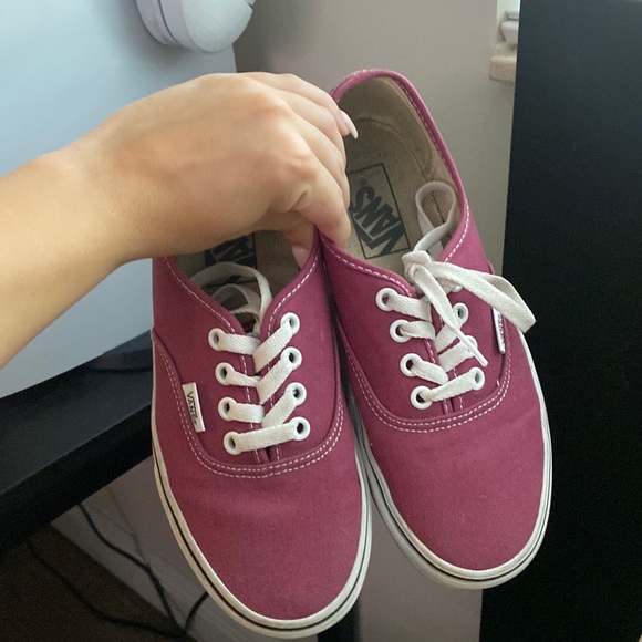 Vans - Picture 1 of 4
